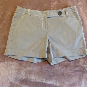 The Limited Drew fit shorts size 10